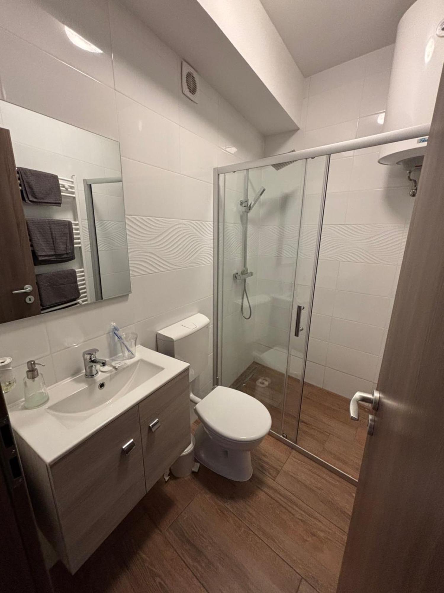 Beugro Lak Hotel Esztergom Eksteriør billede
